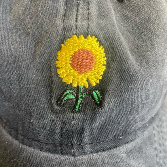 Sunflower Black Distressed Baseball Cap - Picture 1 of 3